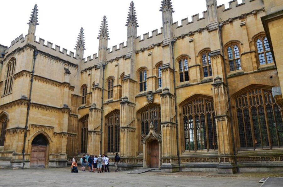 Oxford: University and City Walking Tour with Alumni Guide - Town Stories: Alice, Ceremonies, and the Fire at the Stake