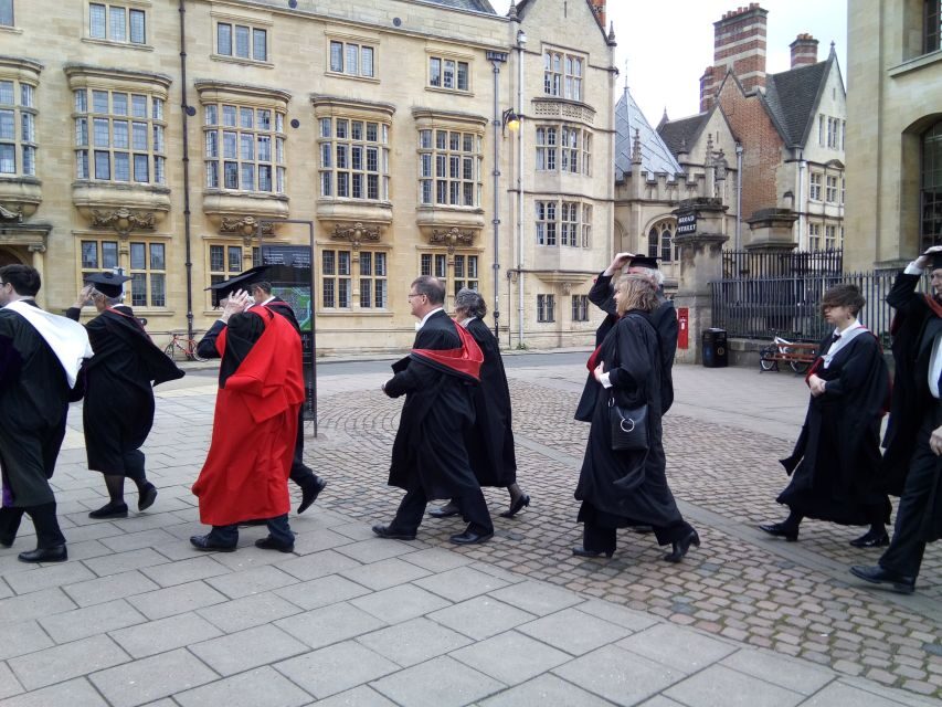 Oxford University: Guided Small Group Walking Tour - Entering Colleges and the Divinity School: What’s Included and What Might Change