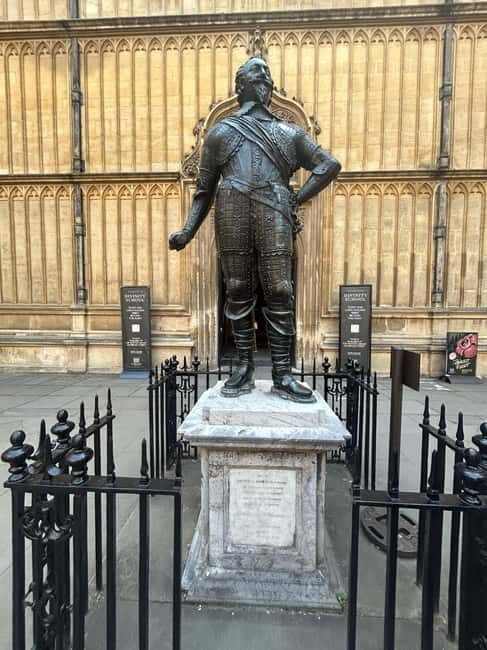 Oxford University Tour - Key highlights worth circling