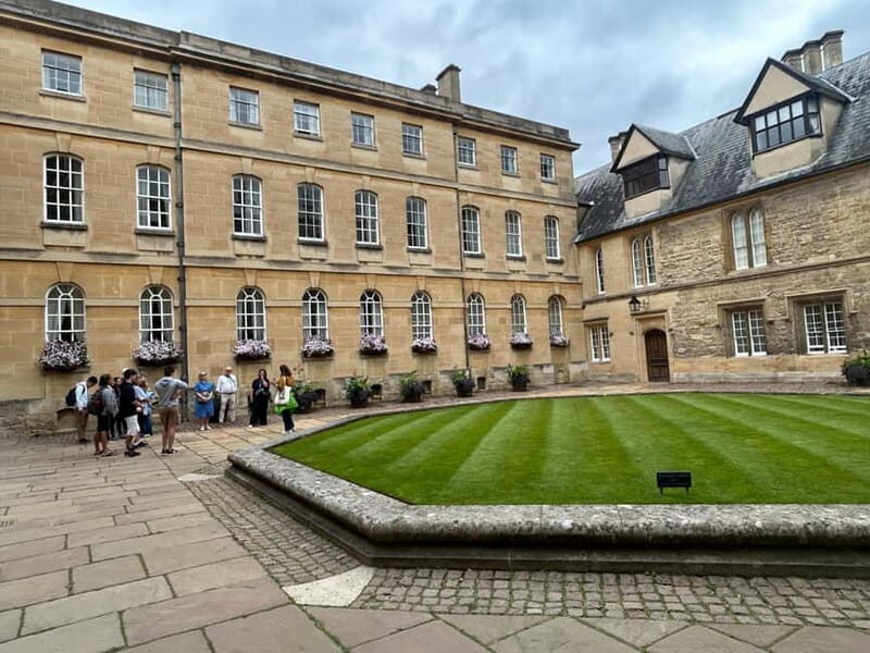 Oxford University Tour - Entering a college founded in 1263 (the part that makes it feel real)