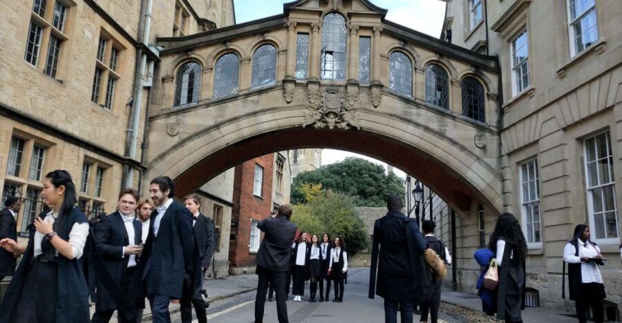 Oxford: University Tour for Prospective Students - Inside colleges in the city center: why entry is the whole point
