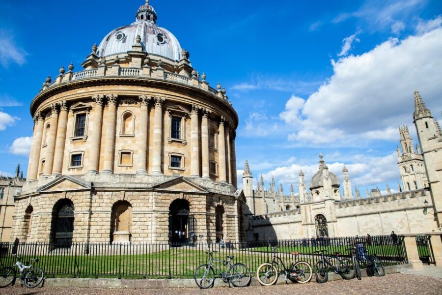 Oxford: University Walking Tour with Christ Church Visit - Why this Oxford walk feels different: student-led access and quick wins