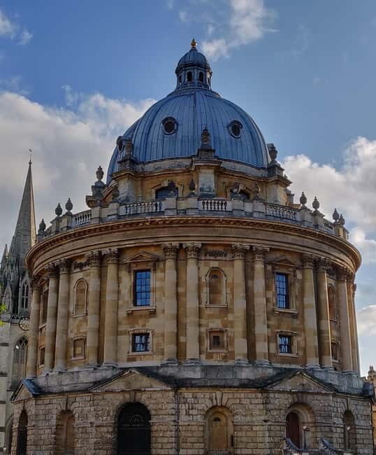 Oxford's famous and secret wonders in Italian - Sheldonian Theatre and Clarendon building: grand design, less fuss