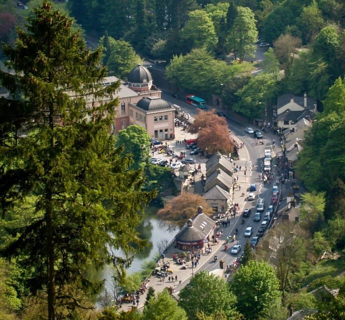 Peak District (Yorkshire): Online Road Trip Guidebook - Chatsworth House & Bakewell: the heritage-and-views anchor
