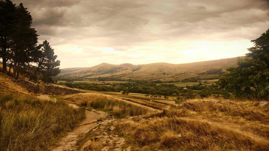 Peak District (Yorkshire): Online Road Trip Guidebook - Dovedale and the walkable Peak District focus