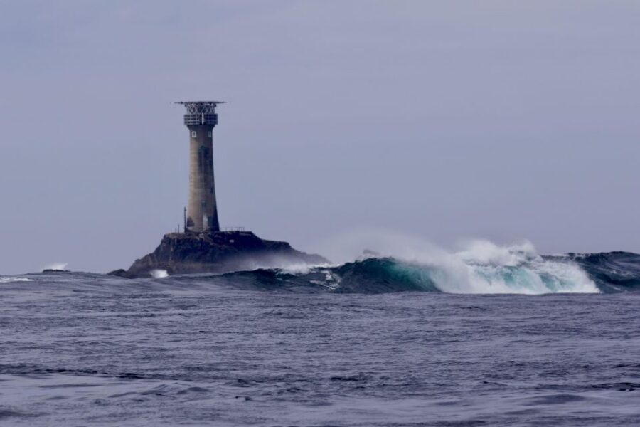 Penzance: Land's End Boat Tour with Wildlife Guides - Where you meet, what you wear, and why it matters