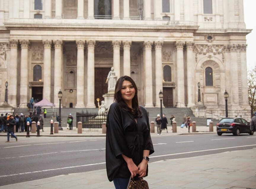 Photoshoot at Notting hill,Covent Garden,St Paul Cathedral - Best For: Couples, Families, and Shy Photogenic Moments