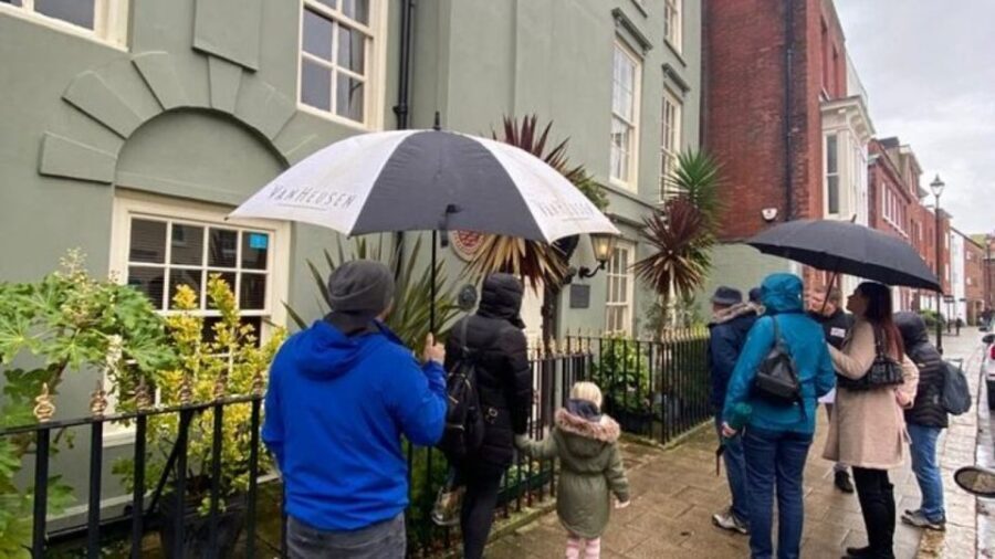Portsmouth: Old Portsmouth Historical Walking Tour - Why Old Portsmouth was so diabolical: demons, humor, and real street context
