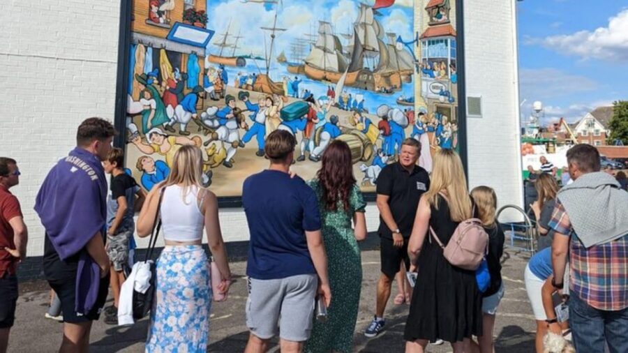 Portsmouth: Old Portsmouth Historical Walking Tour - Portsmouth Poll women, pirates, paupers, princes