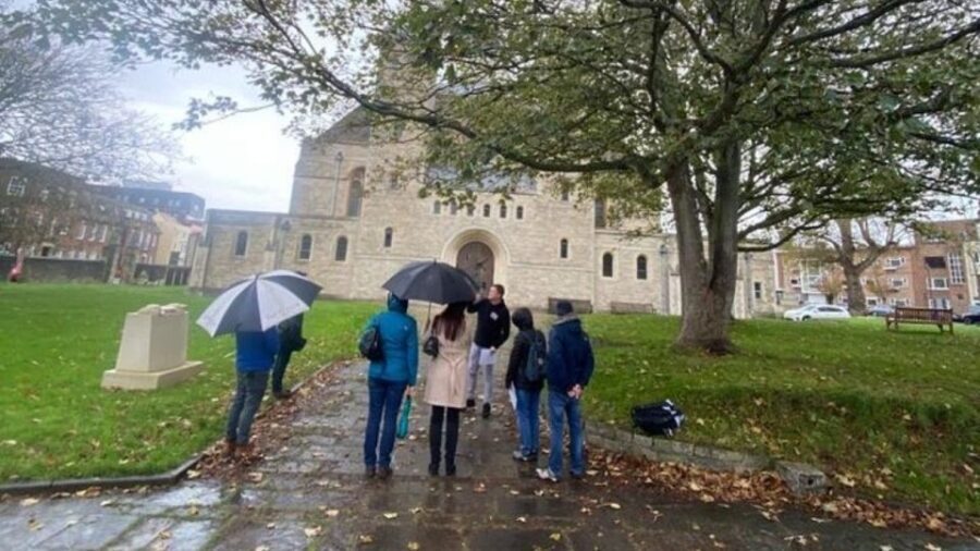 Portsmouth: Old Portsmouth Historical Walking Tour - Practical tips: shoes, cobbles, and tiny lanes