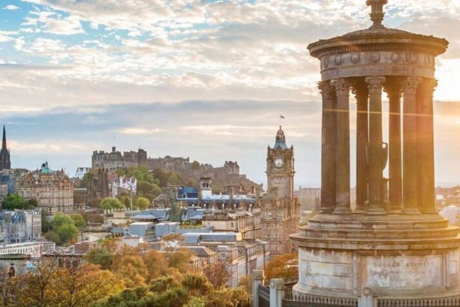 Private Custom Tour with a Local Guide in Edinburgh - Meeting your guide in Edinburgh without the usual hassle