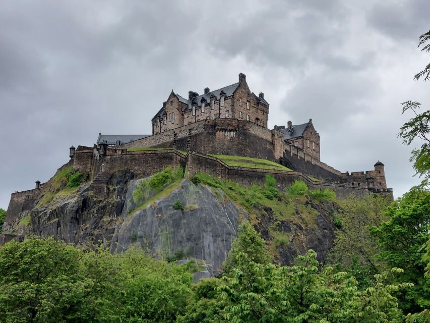 Private Discovery Tour: Edinburgh's Strange & Secret History - Meeting at the Grassmarket: the easiest start you’ll find