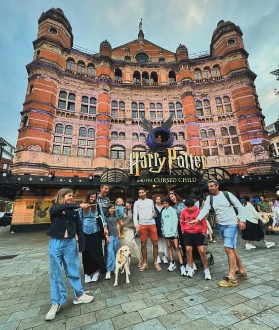 Private Harry Potter Tour in London - Palace Theatre and the Cursed Child connection