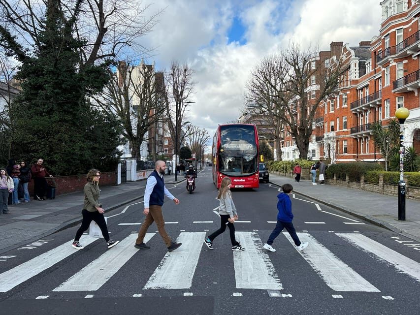 Private London Beatles Taxi Tour with Local Guide - Entering the Fab Four’s London, one taxi stop at a time