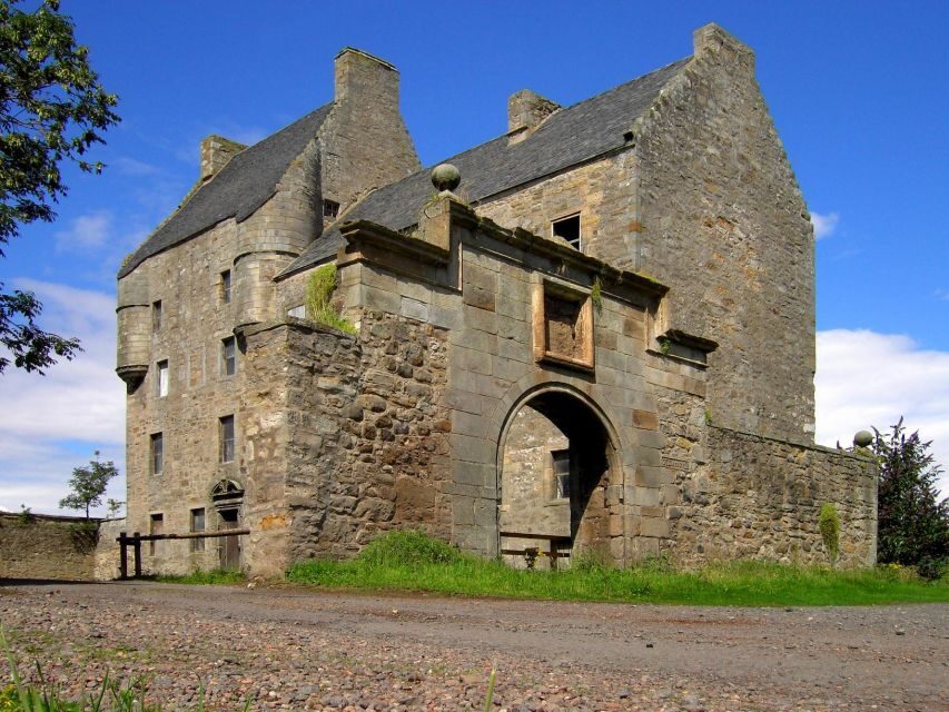 Private Outlander Tour for Small Groups - Cranesmuir in Culross, Fife: a filmable kind of town