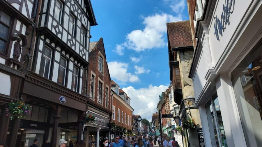 Private Winchester Walking Tour - Starting at the West Gate under the archway: the easiest way to begin