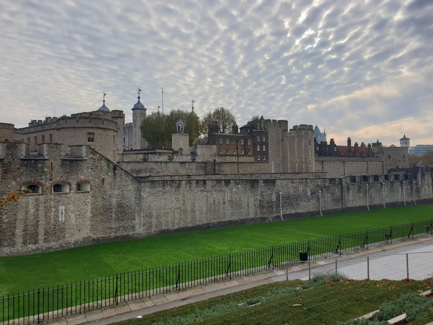 Roman Ruins to Blitz Bombings: London's Fiery History - Roman Ruins to Blitz Bombings: what this 2-hour route really does