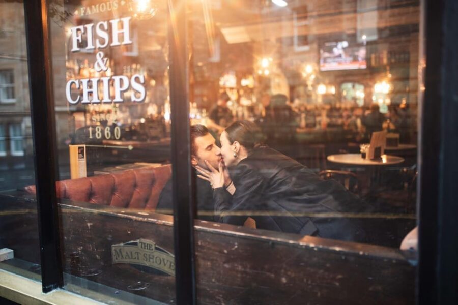 Romantic Photoshoot Experience for Couples in Edinburgh - Why Old Town Edinburgh Works So Well for Romantic Photos