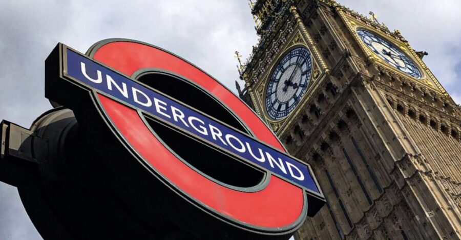 Royal London: from Saxons to Tudors & Stuarts Walking Tour - Tudor England: Where Henry VIII and Anne Boleyn’s Love Story Became Politics