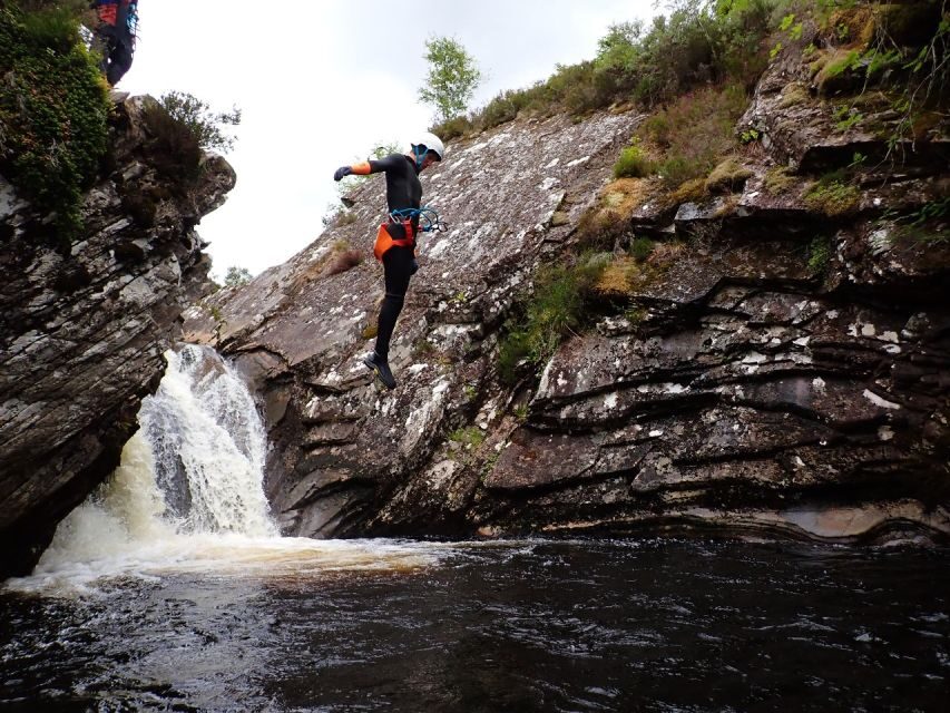 Roybridge, Lochaber: CANYONING - Laggan Canyon - Getting into the canyon: scrambling, pools, and natural water routes