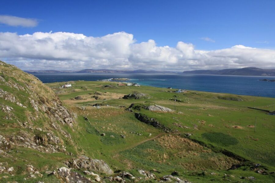 Scotland: West Highlands, Mull and Iona 4-Day Tour - Day 2: Fionnphort to Iona Abbey, beaches, and the Staffa/Fingal’s Cave option