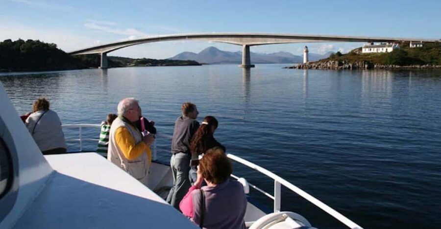 Scottish Highlands: Isle of Skye Glass-Bottom Boat Tour - Steady Semi-Submersible Design: Dry Comfort and Less Motion