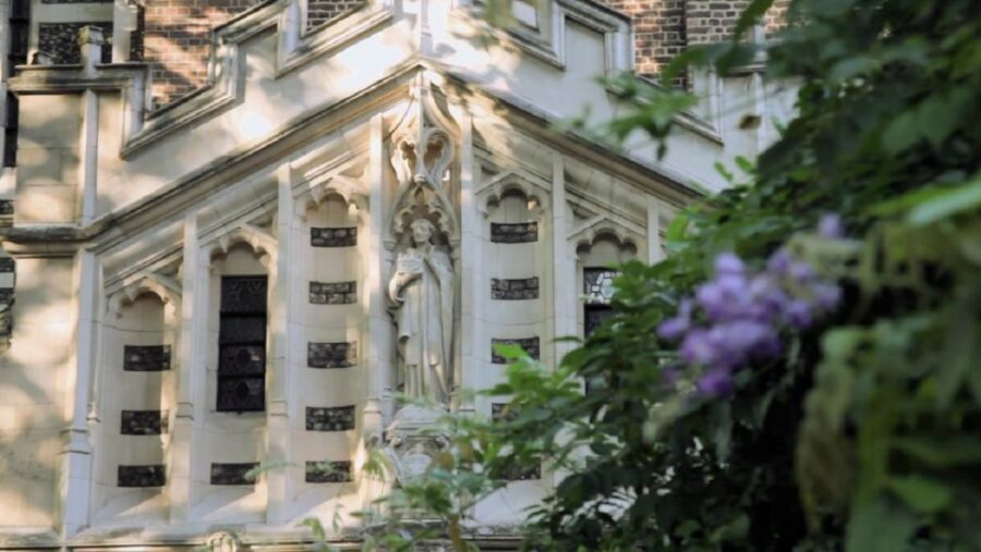 Secret Old London Walking Tour - The Blitz Church Shell and a Memorial Park Moment