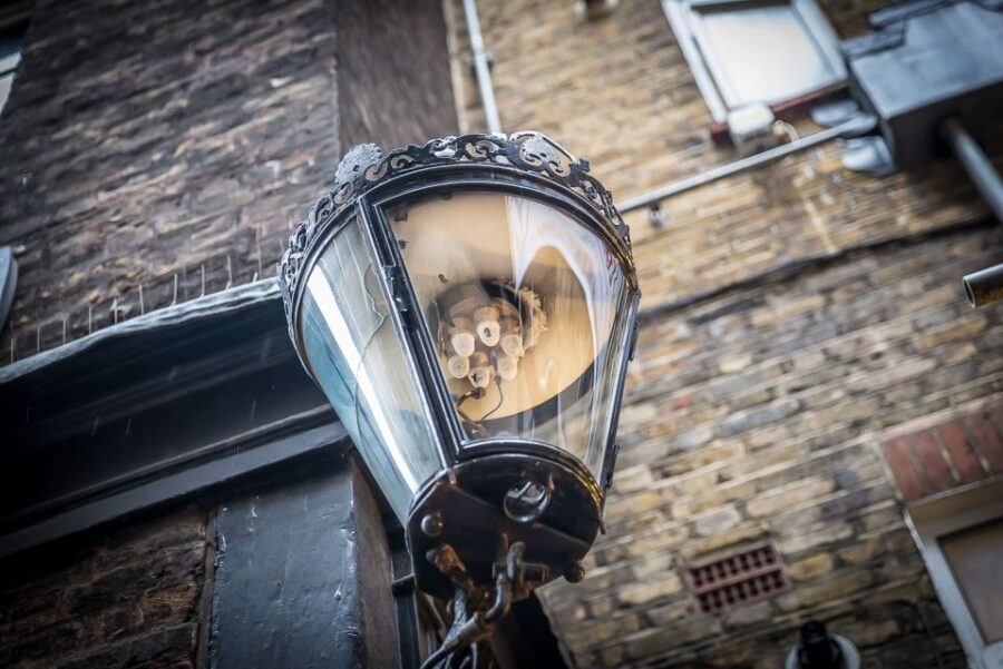 Secrets of London Walking Tour - The Most Superstitious Hotel and a King’s Ongoing Ceremony