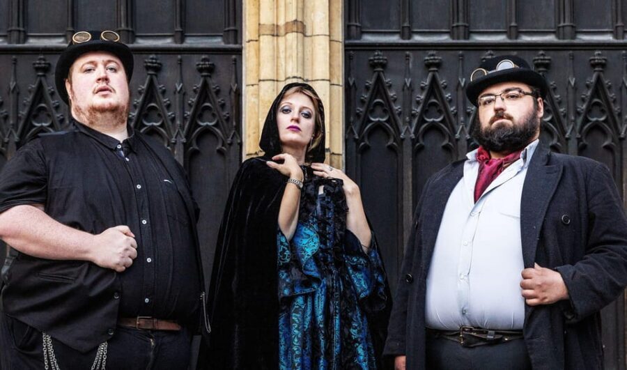 Shadows of York: Ghost Walk and Horrible History. - Finding the tour start at Guy Fawkes Inn on High Petergate
