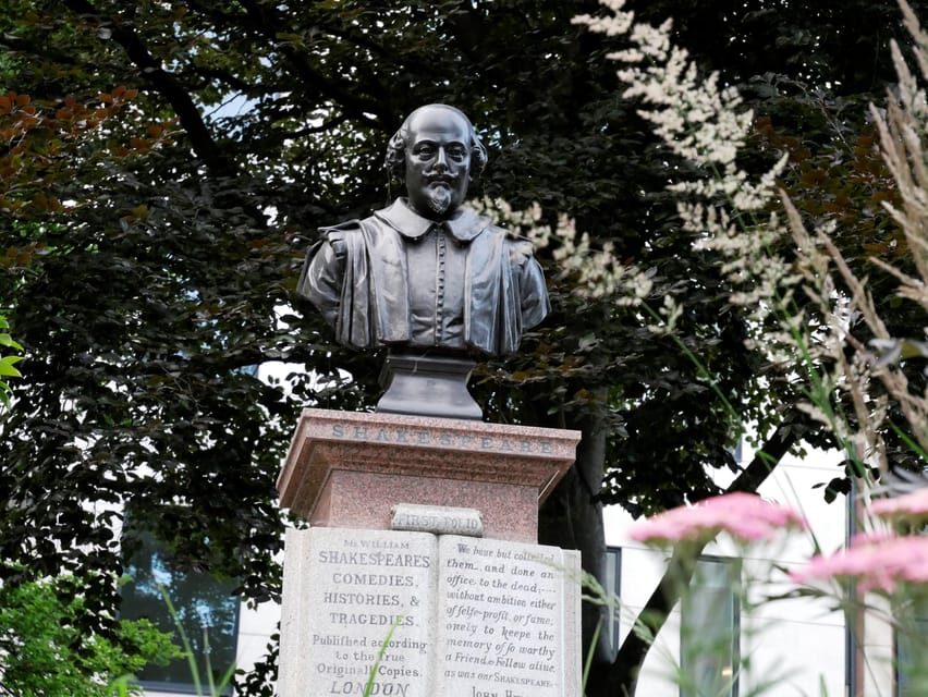 Shakespeare's London: Walking Tour - St Paul’s Cathedral views and the Barbican stop: mixing big London with theatre clues