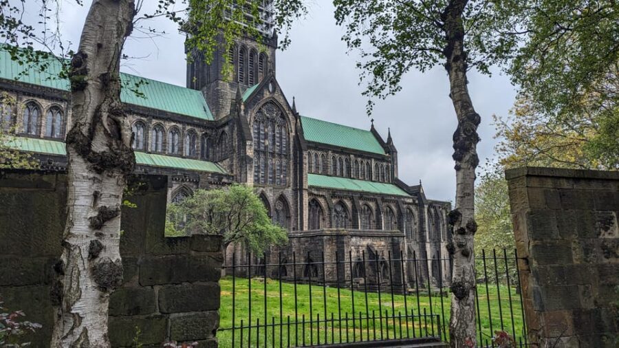 Shore Excursion f/Greenock: Glasgow, Kelpies, Falkirk Wheel - Doulton Fountain and the Glasgow Murals: quick stops with character