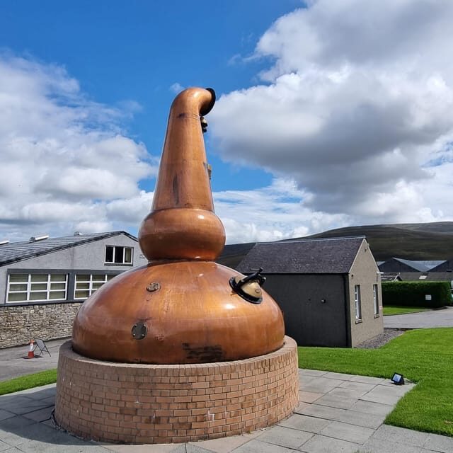 Shore excursion from Invergordon - Castles, Scenery & Whisky - Dunrobin Castle: gardens, falconry, and North Sea drama