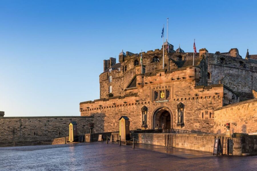 Skip-the-line Edinburgh Castle with Old Town Walking Tour - Mary Queen of Scots and the Castle Power Story You’ll Remember