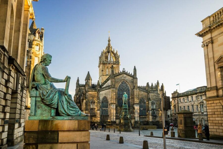 Skip-the-line Edinburgh Castle with Old Town Walking Tour - Price and Value: Is $308 for Two Hours a Good Deal?