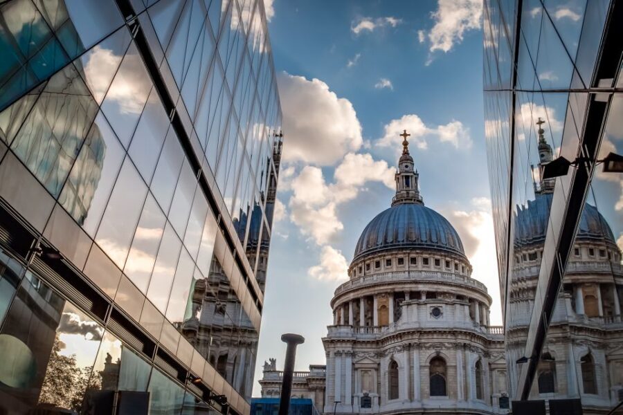 Skip-the-Line St Paul’s Cathedral Private Tour in London - Crypts, Tombs, and the Stories That Make St Paul’s Feel Human