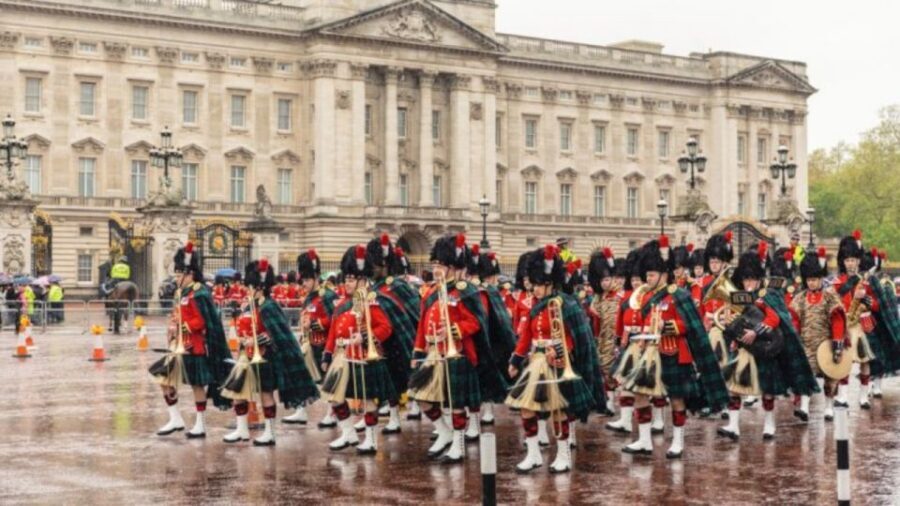 Skip the line Westminster Abbey & Guard Change Ceremonies - Weather, wet changes, and what to expect if plans shift