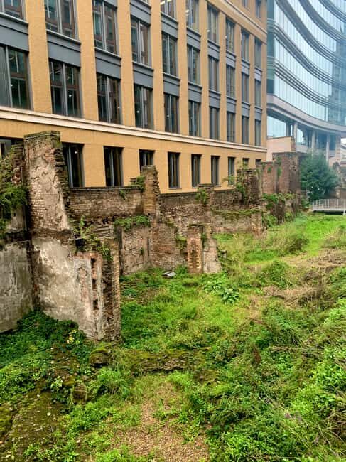Southwark to Shoreditch Shakespeare Promenade - From Guildhall to London Wall to Barbican: old power meets modern arts