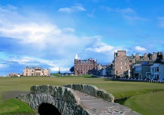 St Andrews and Falkland Palace Tour from Edinburgh - Falkland village and Falkland Palace: Outlander vibes and tennis-court history