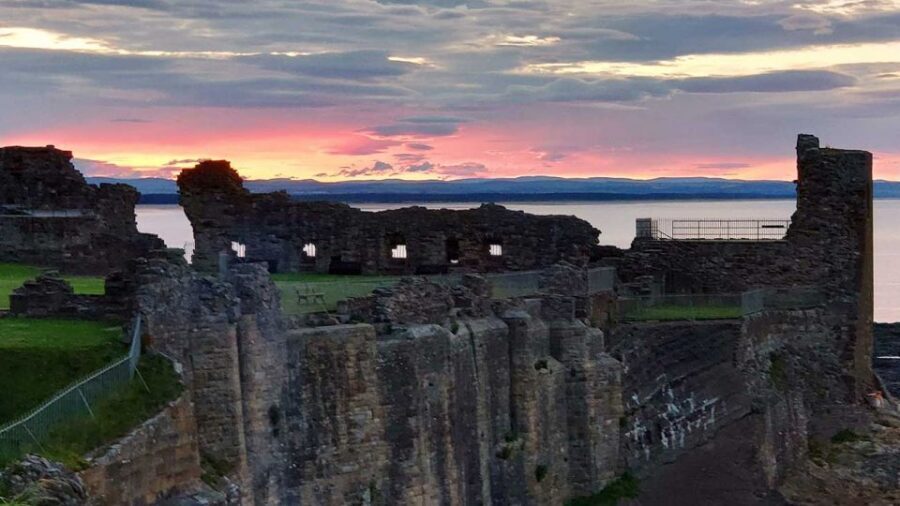 St Andrews: Guided Walking Tour, 12pm, 2pm daily - Should you book St Andrews Guided Walking Tour with Richard Falconer?