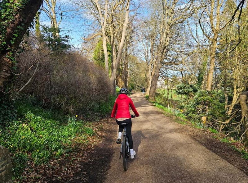St. Andrews: The Essential Guided Bike & E Bike Tour - St Andrews Castle ruins: big atmosphere from a bike seat