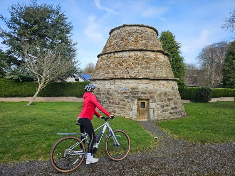 St. Andrews: The Essential Guided Bike & E Bike Tour - E-bike vs standard: choose effort with your plans in mind