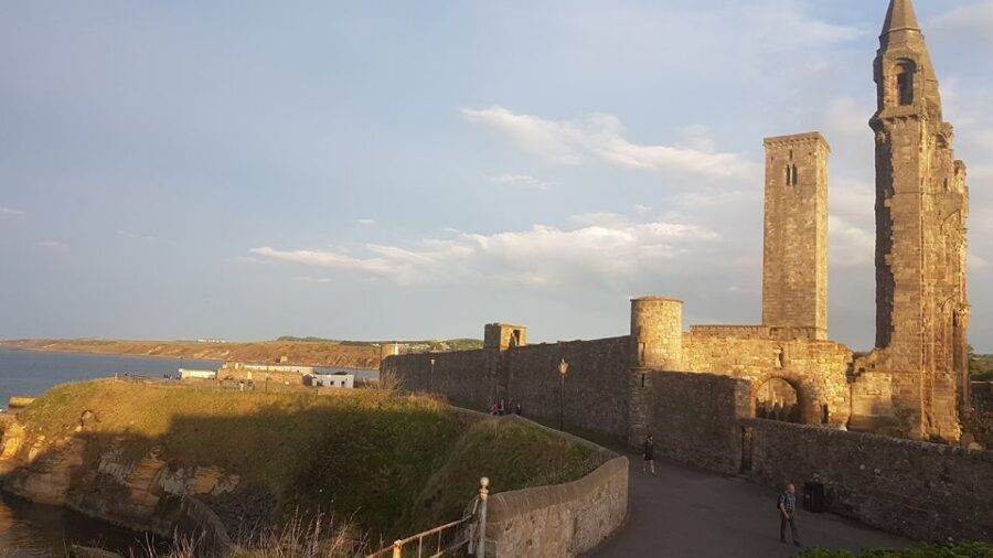 St Andrews: Town, Golf, and Old Course History Tour - Cathedrals, Graves, and Why Golf Figures Matter Here