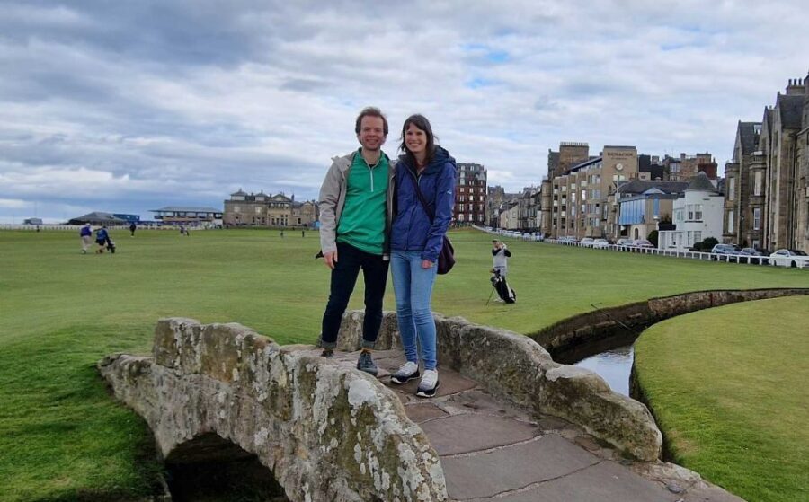 St Andrews: Town, Golf, and Old Course History Tour - Walking by the Old Course: 18th Green, 1st Tee, and Live Play Awareness