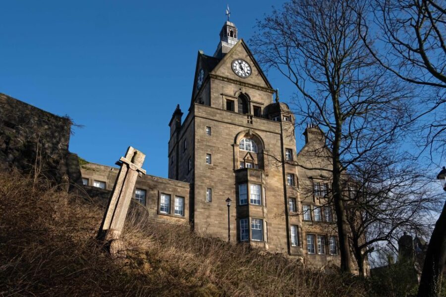 Stirling: Historical Walking Tour in Spanish - King Street to the Highest Point: Market and Execution Ground