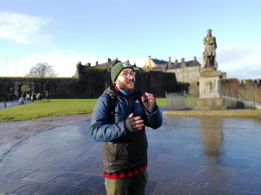 Stirling: Historical Walking Tour in Spanish - Pyramid Star and the Church of the Holy Rude Moment