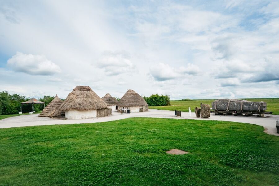 Stonehenge Admission Ticket - At the stone circle: what to expect once you’re close