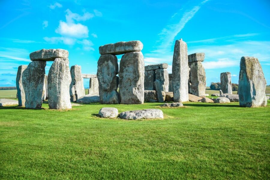 Stonehenge & Bath: Full-Day Coach Tour from London - Luxury Coach Day from Victoria: What You Gain (and What You Trade)