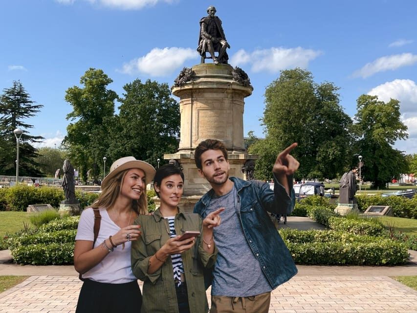 Stratford-upon-Avon: City Walking Tour & Exploration Game - Walking Pace, Distance, and the Real Timing
