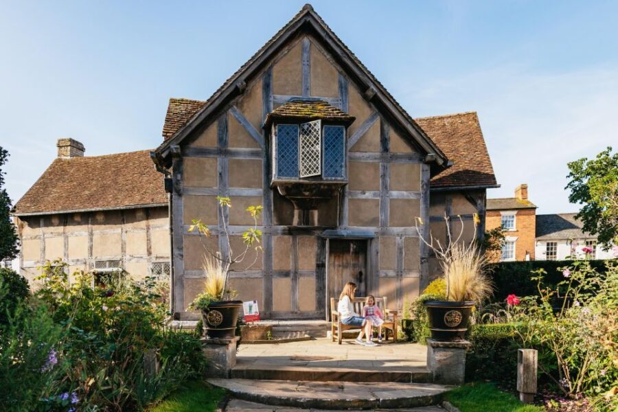 Stratford-upon-Avon: Shakespeare's Birthplace Ticket - Beyond Words and the 1632 Second Folio: start inside before you step into the house