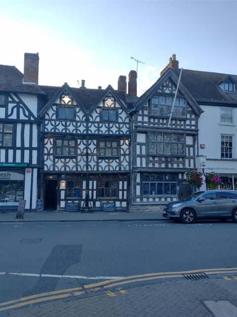 Stratford-Upon-Avon: The Famous Walk Talk Show - A stop-by-stop walk: Theatre, markets, Birthplace, and New Place